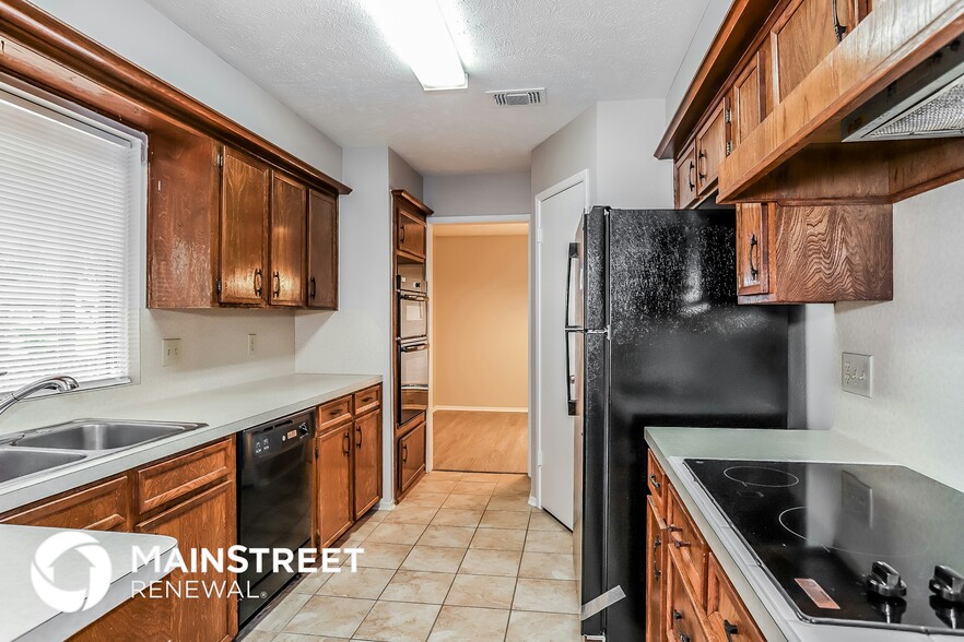 Building Photo - 3810 Birch Villa Dr