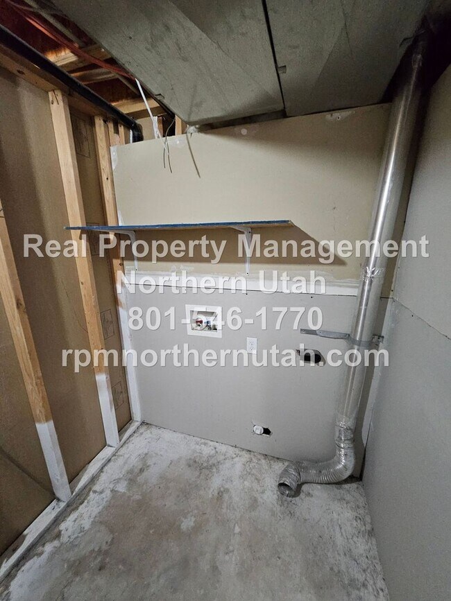 Building Photo - 3 Bedroom Home Coming Available in Ogden