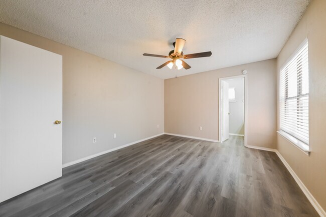 Building Photo - Spacious Duncanville 3-Bedroom Home