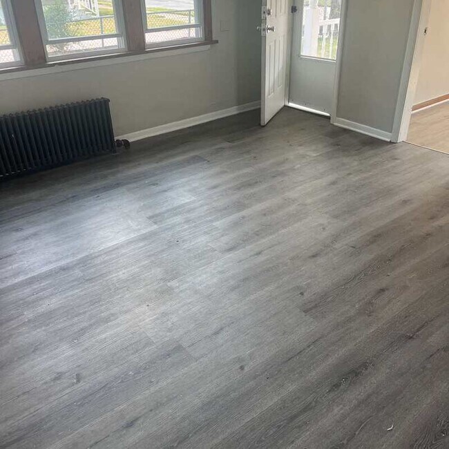 Building Photo - 3233 W 50th St