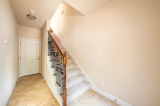 Building Photo - 2500 Rockbrook Dr
