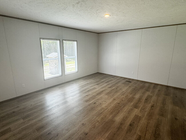 Building Photo - 97 Bridgeside Rd
