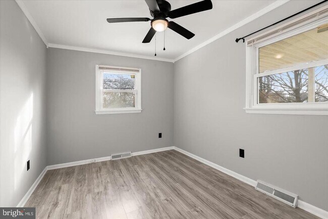 Building Photo - 517 Winters Ln