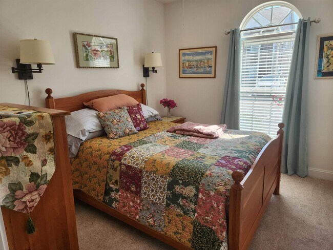 Building Photo - 943 Algonquin Dr