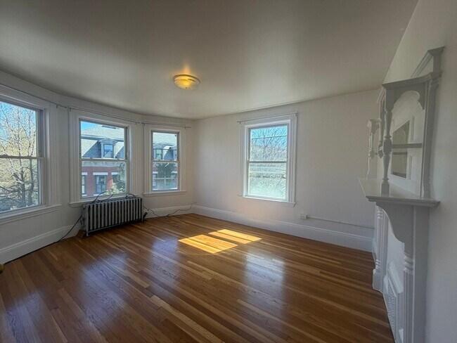 Building Photo - 182 Harvard St