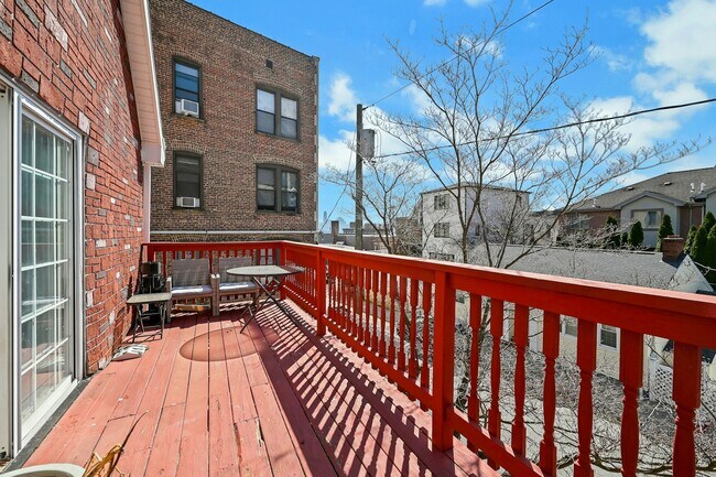 Building Photo - 30 Columbia Terrace