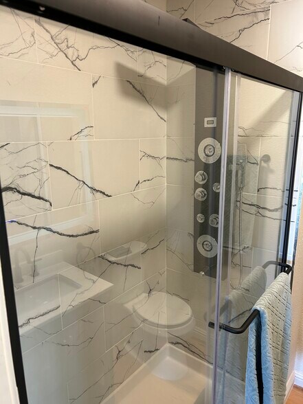 Building Photo - 2205 Bridlewood Dr