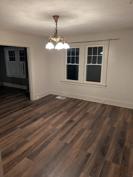 Building Photo - 541 Altgeld St