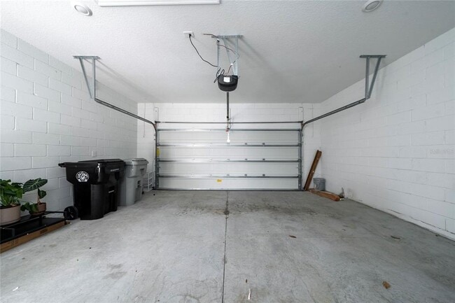 Building Photo - 4132 Jespersen St