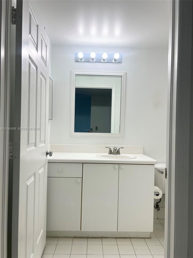 Building Photo - 50 Menores Ave