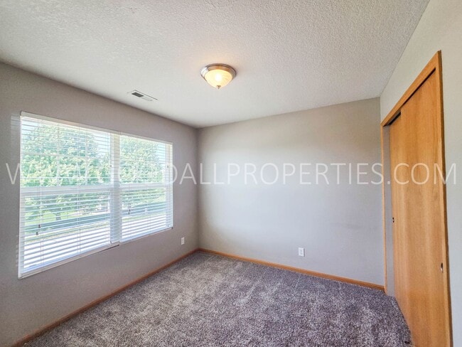 Building Photo - Urbandale Home in Waukee Schools with Office, Fireplace & 2-Car Garage