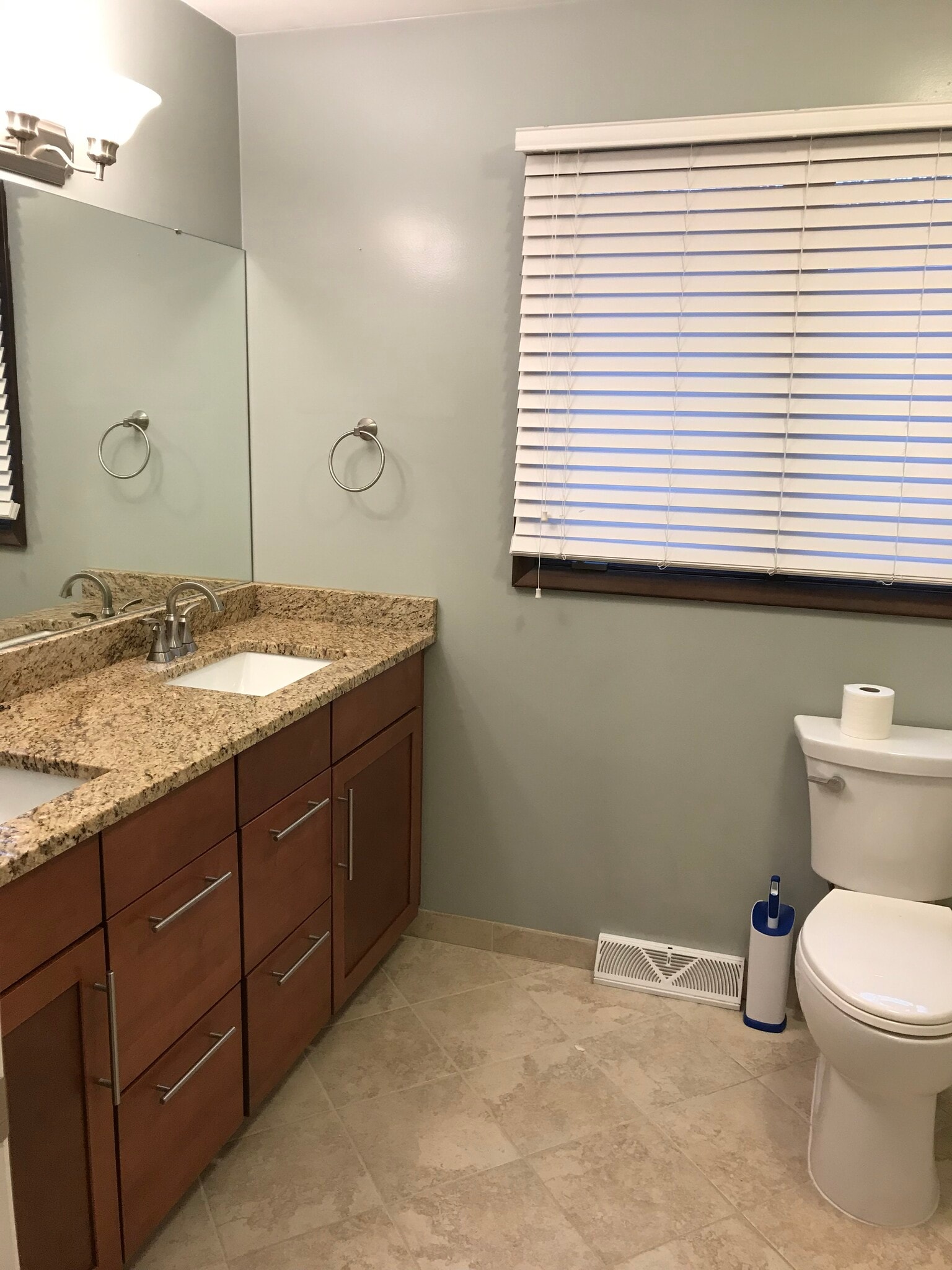 Upstairs Bathroom w/shower & tub - 105 Garfield Ave