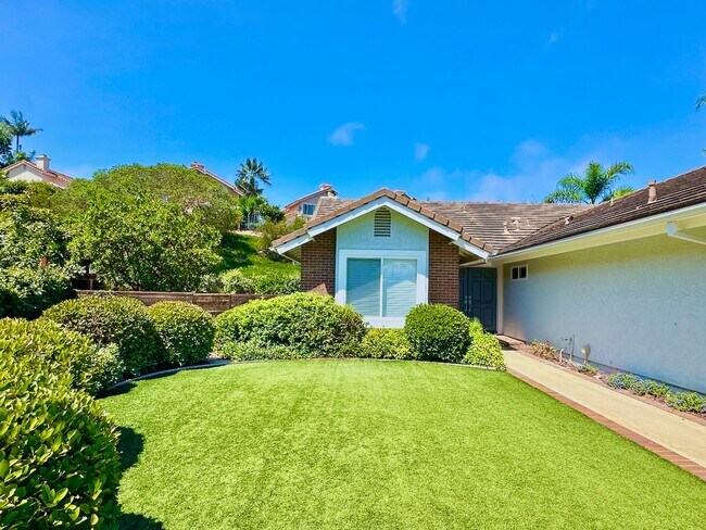 Building Photo - FOR RENT Call For Availability 3Br/3Ba 2128 Sqft Fully Furnished Del Mar Heights Vacation Home, C...