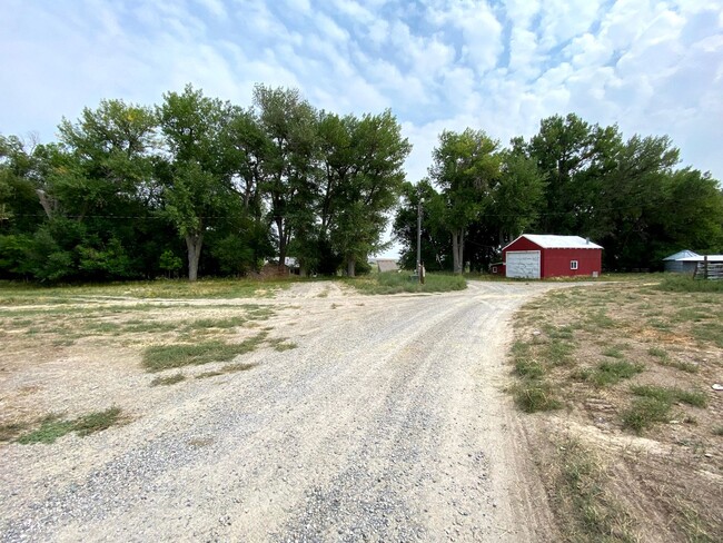 Building Photo - 3 Bedroom 1 Bath Rural Home Just South of ...