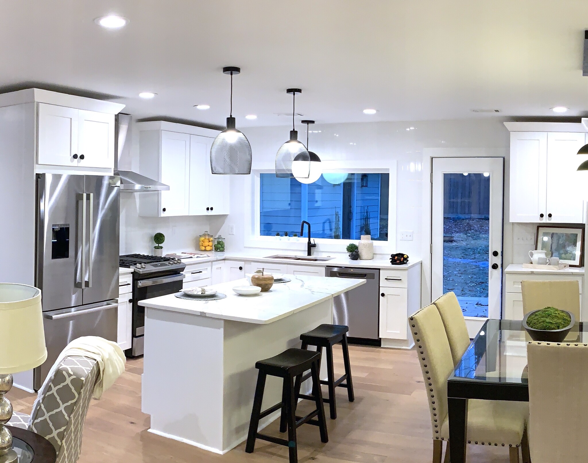 Kitchen - 2676 George St NW
