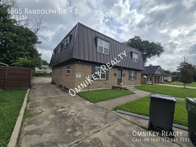 Building Photo - 1805 Randolph Dr