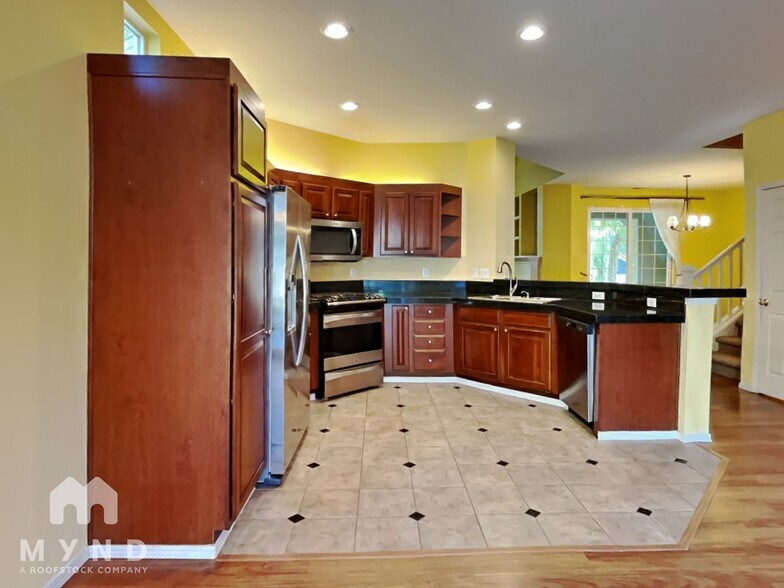 Building Photo - 1723 NE Ashberry Dr