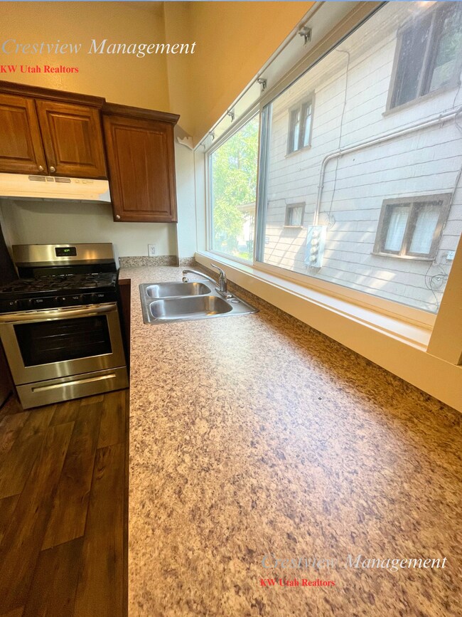 Building Photo - Liberty - Bell Duplex