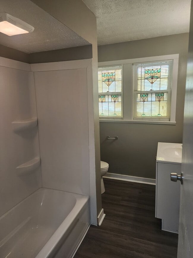 Building Photo - 1-01-1/2 11th St