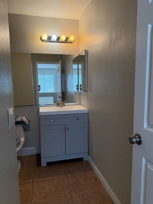 Building Photo - North Summerlin