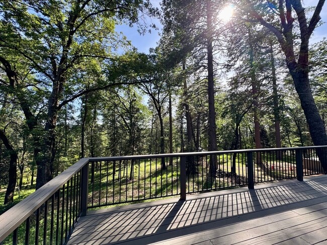 Building Photo - 4-bed 3-bath home in Nevada City!