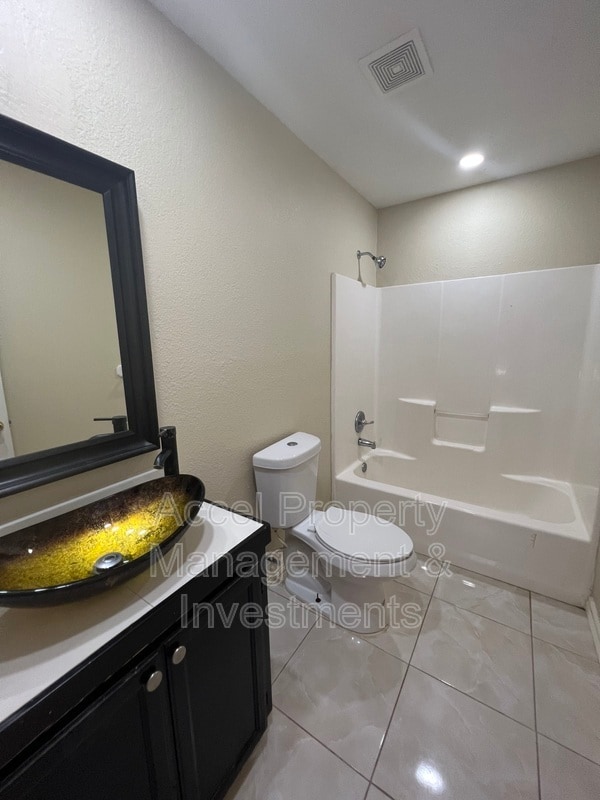 Building Photo - 2105 Grayson Ave