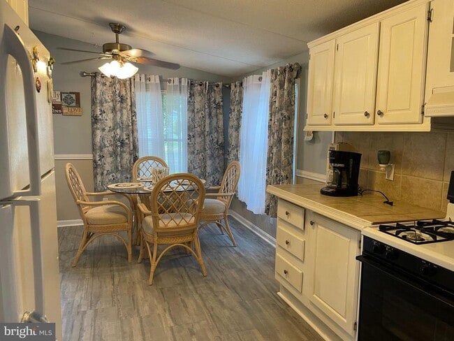 Building Photo - 25940 Starboard Dr