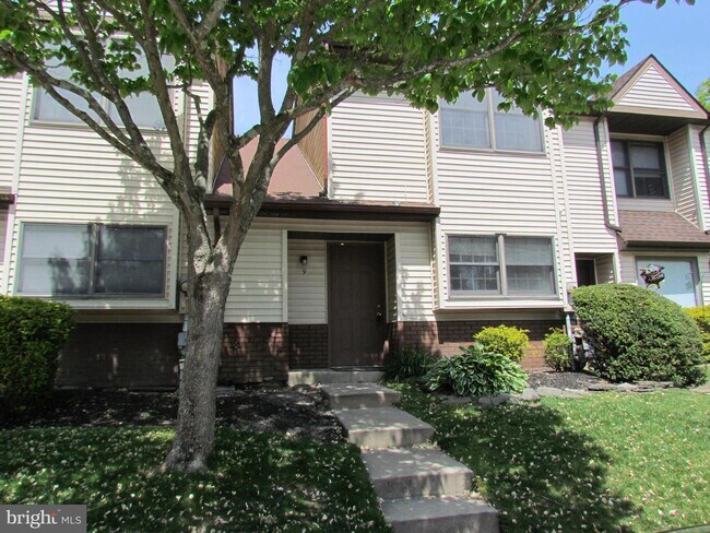 Building Photo - 9 Cohanzick Ct