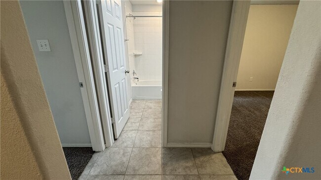 Building Photo - 406 Stonewall Ridge