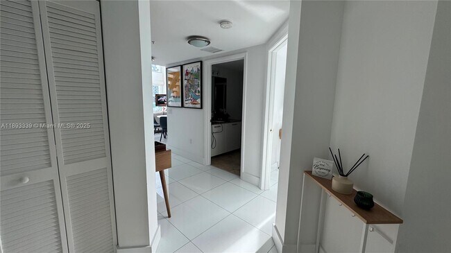 Building Photo - 41 SE 5th St