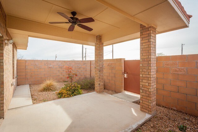 Building Photo - Beautiful duplex with granite countertops ...