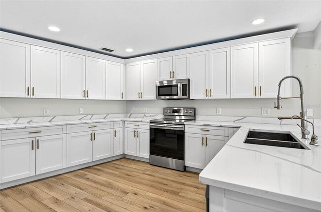 Building Photo - 5107 Lanai Way