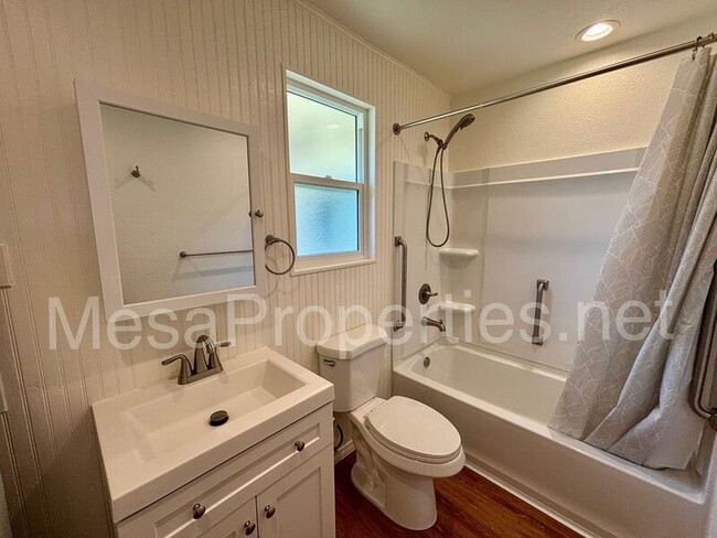 Building Photo - 2621 Fenmead St