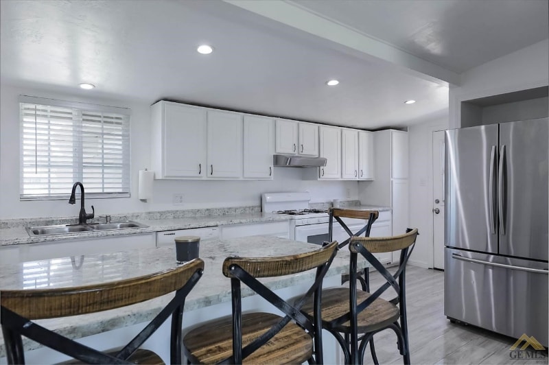 Building Photo - 132 Morrison St