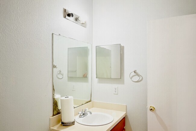 Building Photo - 18311 Olive Leaf Dr