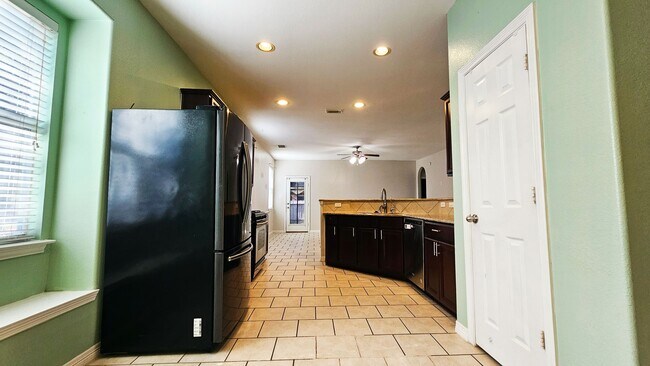 Building Photo - 211 Briar Trace Ln