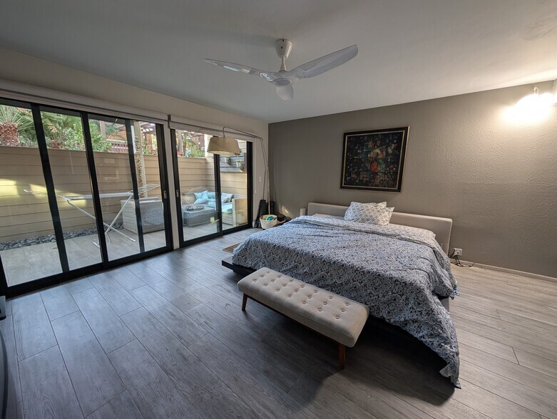 Building Photo - 245 S Helix Ave