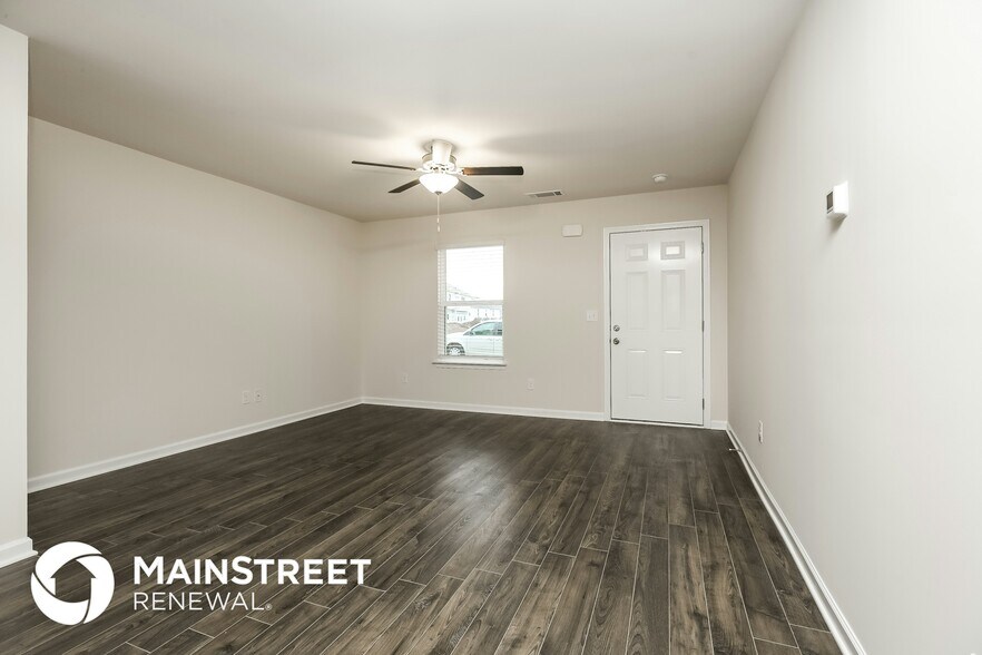 Building Photo - 213 Renwick Dr
