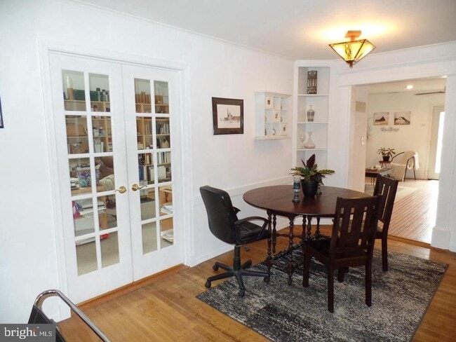 Building Photo - 1821 Pimmit Dr