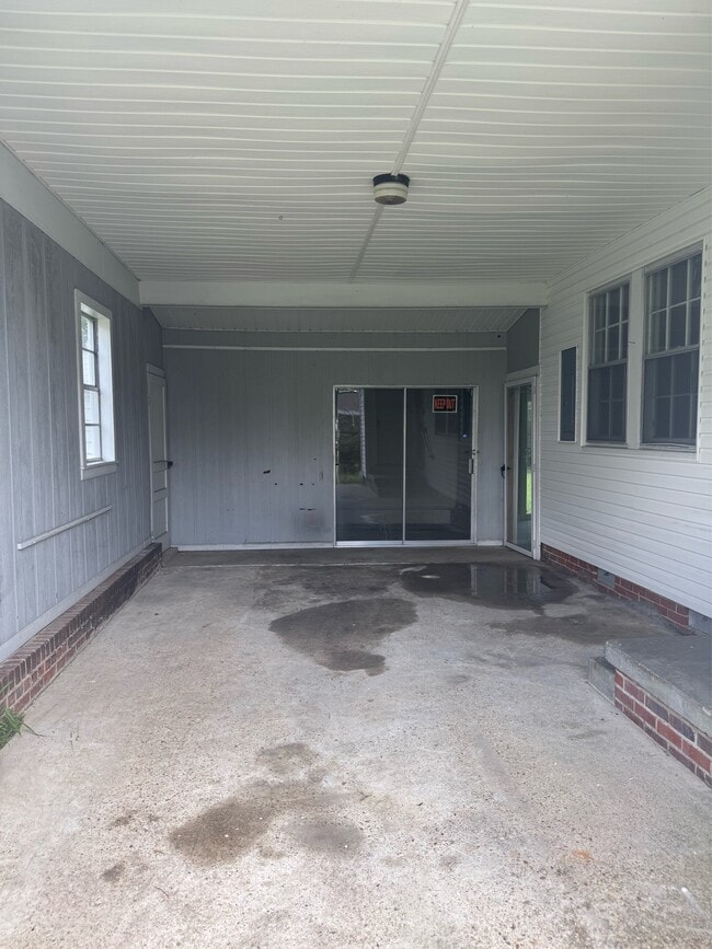 Building Photo - 906 Chickasaw Trail