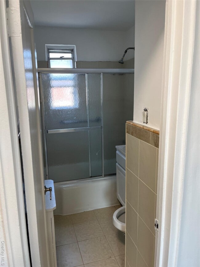 Building Photo - 72-05 Little Neck Pkwy