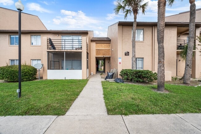 Building Photo - 5219 Via Hacienda Cir