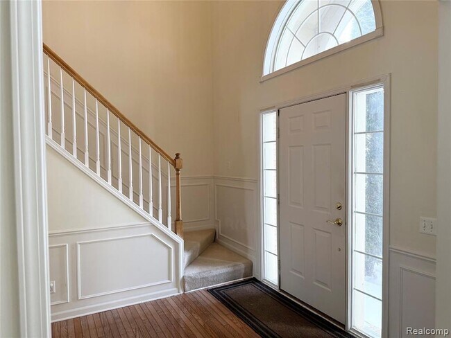 Building Photo - 6122 Cherrywood Dr