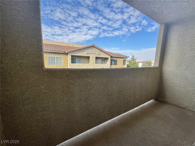 Building Photo - 54 Ruffled Feather Way