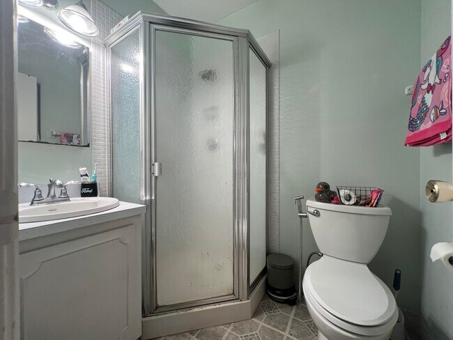 Building Photo - 1150 Boxwood Dr