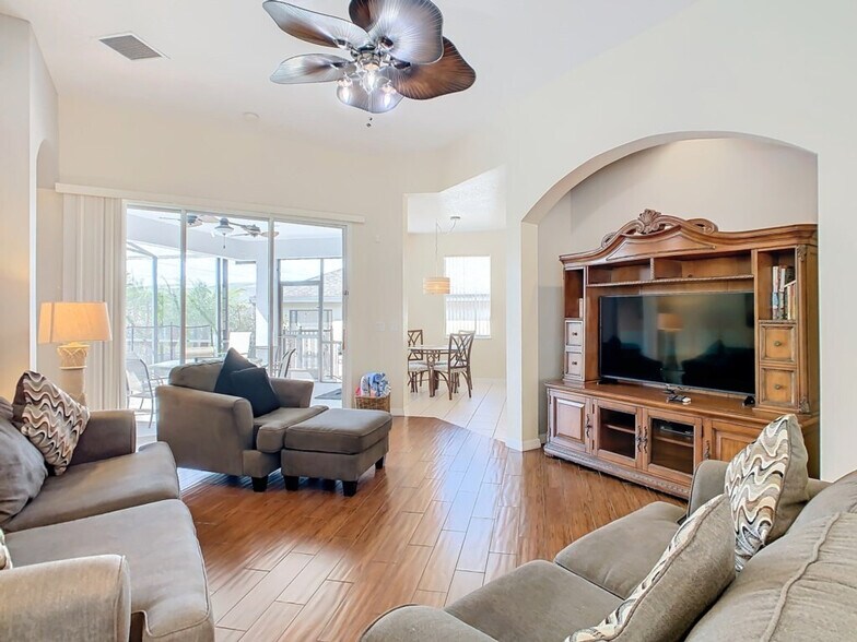 Building Photo - 846 Orista Dr