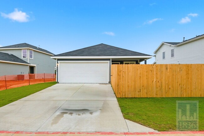 Building Photo - 306 Constanza Trl