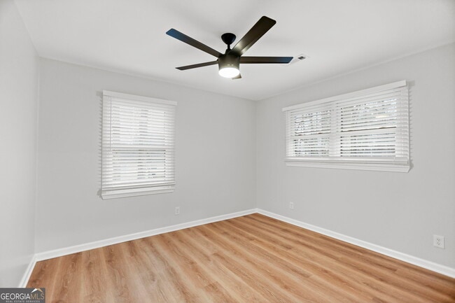 Building Photo - 335 Harris Rd