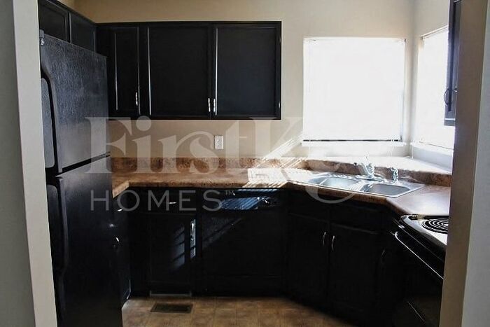 Building Photo - 5064 Parterra Ct