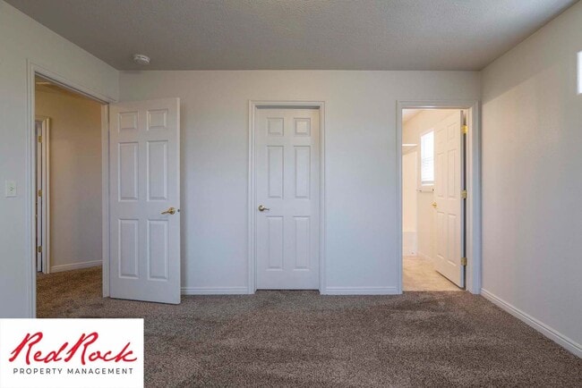 Building Photo - 3 Bed 2 Bath, 2 Car Garage with a Fully Fe...
